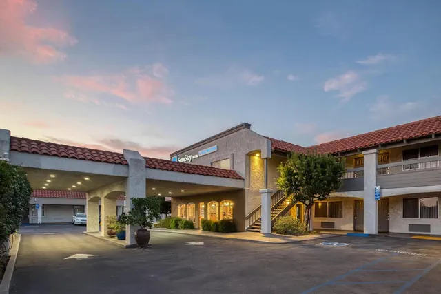 Photo 1 - SureStay Hotel by Best Western Camarillo