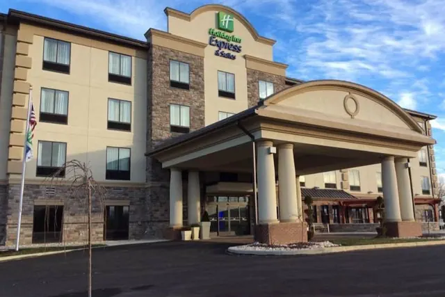 Photo 1 - Holiday Inn Express & Suites Butler by IHG