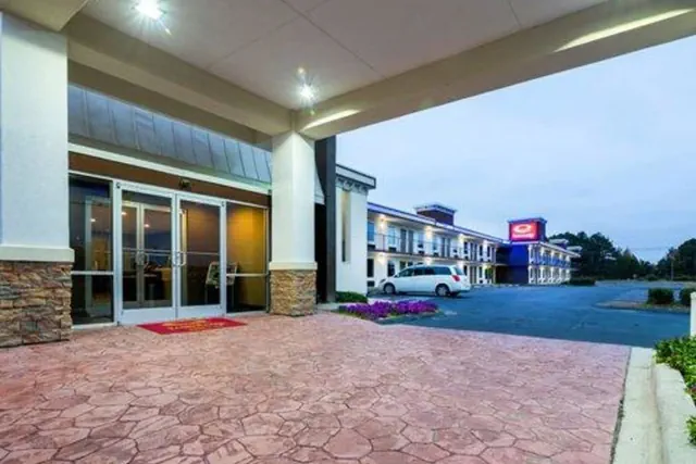 Photo 1 - Econo Lodge Selma - Smithfield