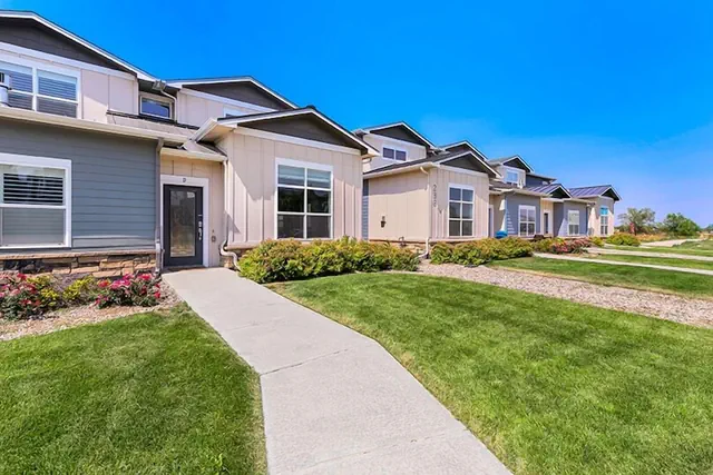 Photo 1 - Gorgeous Townhome Steps From the Brewery District!