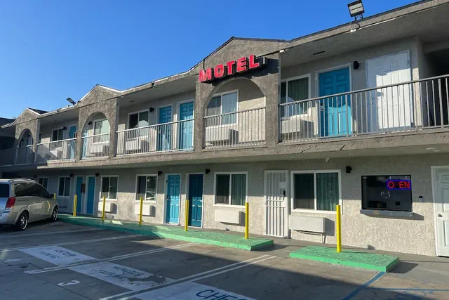 Photo 1 - Arlo Motel
