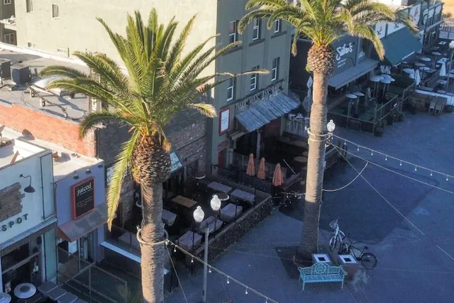 Photo 1 - ITH Hermosa Beach Surf Hostel LAX