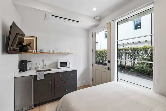 Photo 1 - Casa Jardin, a ZenStay Hotel