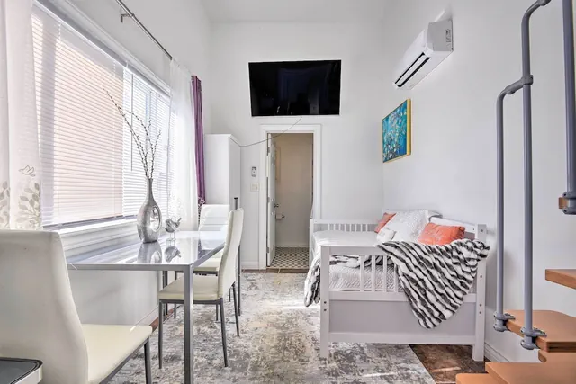 Photo 1 - Chatsworth Studio w/ Tennis Court Access!