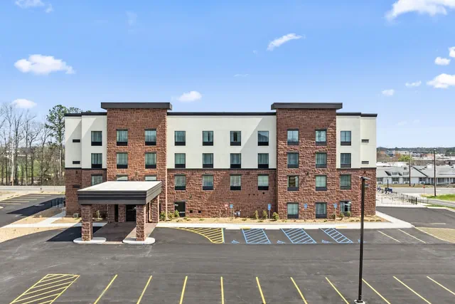 Photo 1 - Cobblestone Hotel & Suites - Cullman