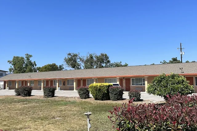 Photo 1 - Travel Inn Gilroy