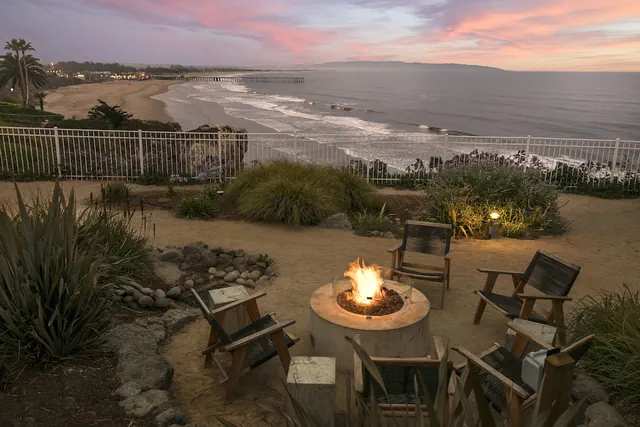 Photo 1 - Cottage Inn By The Sea