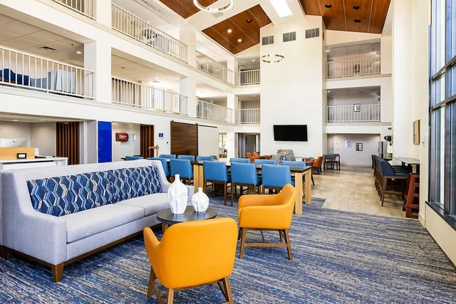 Photo 1 - Holiday Inn Express Palm-Desert by IHG