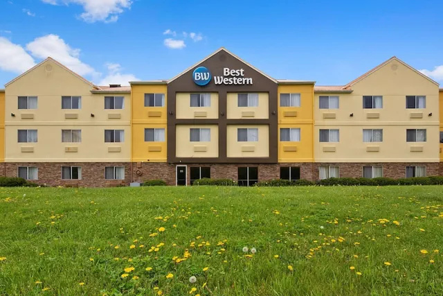 Photo 1 - Best Western Muscatine / Pearl City Hotel