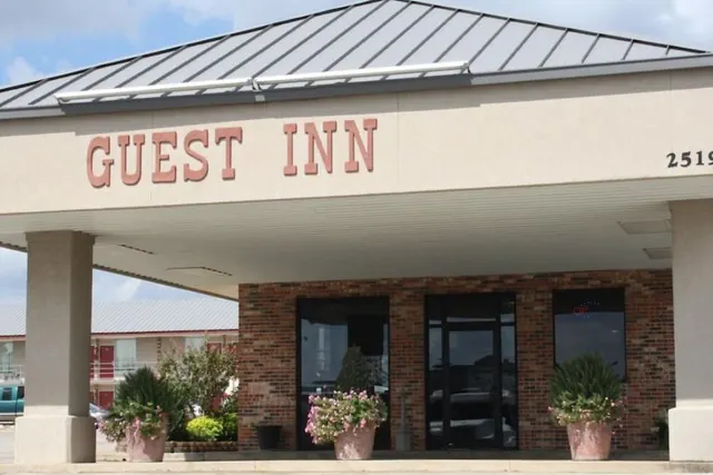 Photo 1 - Rodeway Inn Ardmore I-35