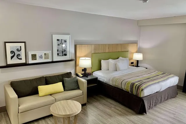 Photo 1 - Country Inn & Suites by Radisson, Sandusky South, OH