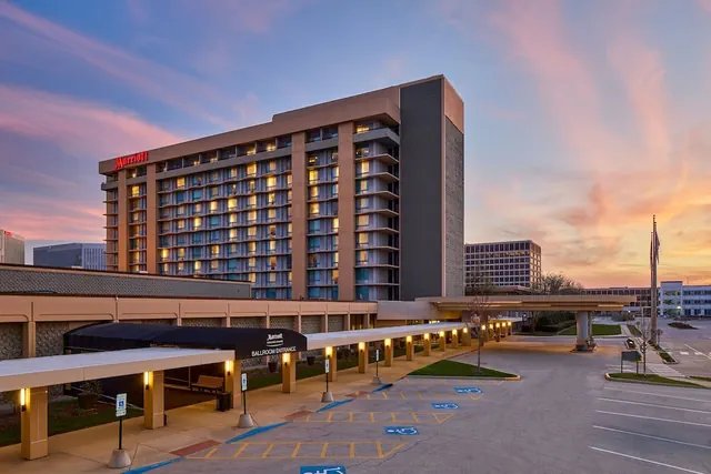 Photo 1 - Marriott Chicago O'Hare