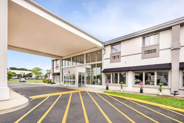 Photo 1 - Days Inn by Wyndham Columbus East Airport