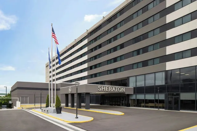 Photo 1 - Sheraton Hartford Hotel at Bradley Airport