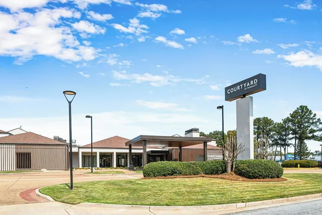Photo 1 - Courtyard by Marriott Columbus