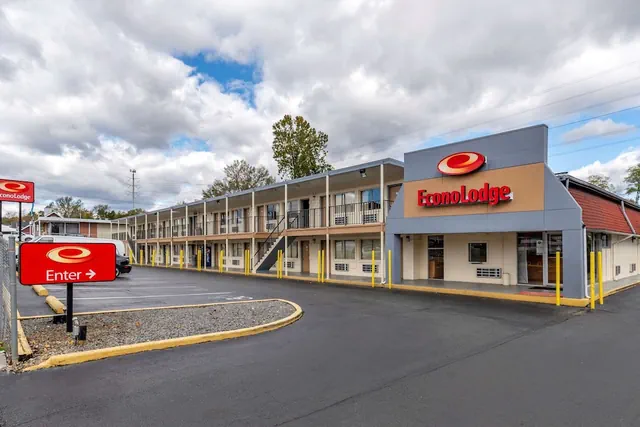 Photo 1 - Econo Lodge Charlottesville North - University Area