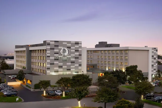 Photo 1 - DoubleTree by Hilton San Francisco South Airport Blvd