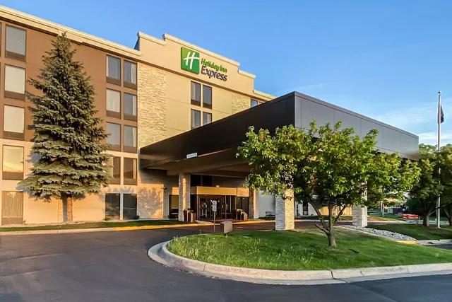 Photo 1 - Holiday Inn Express Flint-Campus Area by IHG