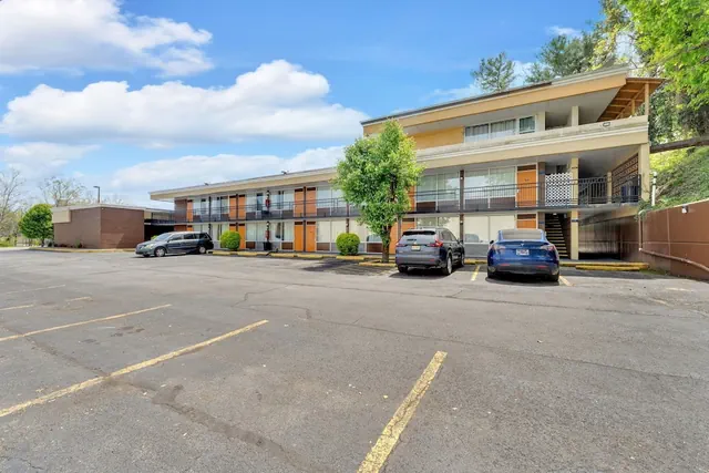 Photo 1 - Bristol Parkway Inn