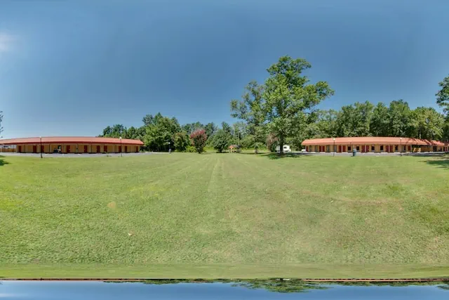 Photo 1 - Econo Lodge Pocomoke City Hwy 13