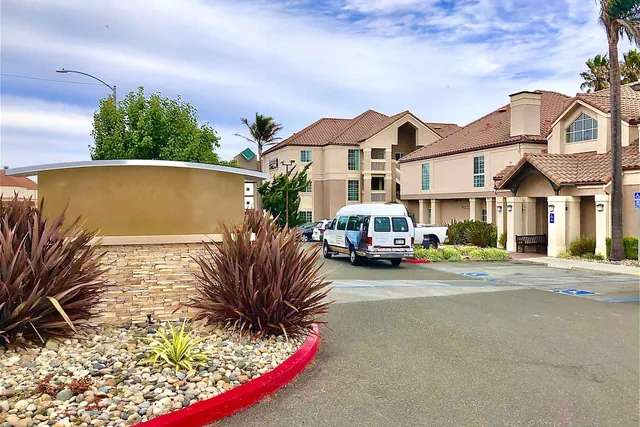 Photo 1 - Sonesta ES Suites San Francisco Airport San Bruno