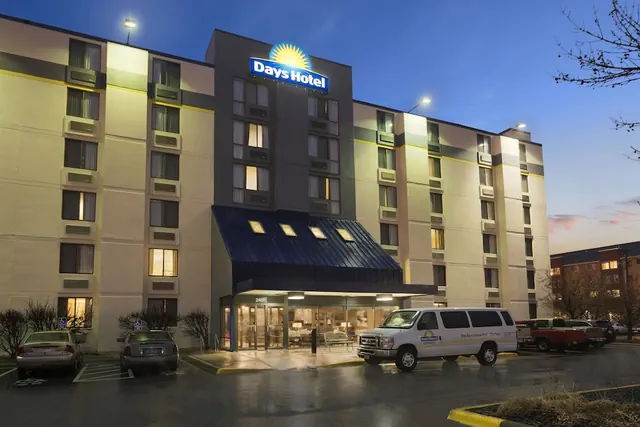 Photo 1 - Days Hotel by Wyndham University Ave SE