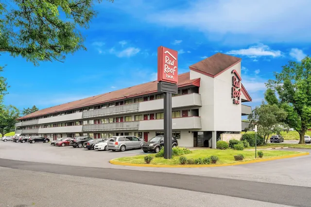 Photo 1 - Red Roof Inn Allentown Airport