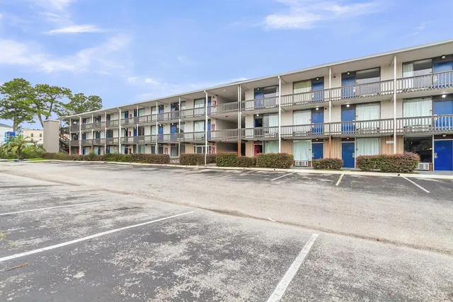 Photo 1 - Motel 6 Summerville, SC – Charleston