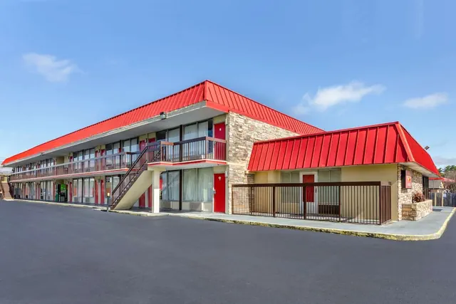 Photo 1 - Econo Lodge Roanoke Civic Center