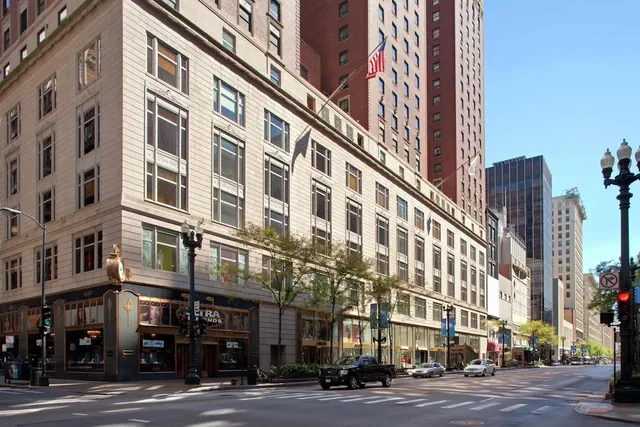 Photo 1 - Palmer House a Hilton Hotel