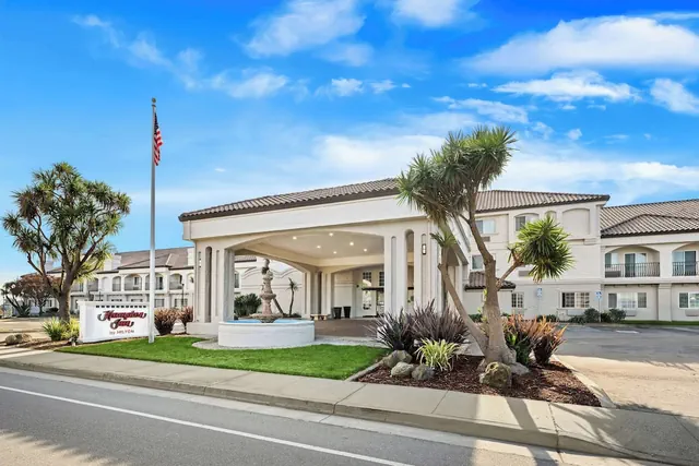 Photo 1 - Hampton Inn Morgan Hill