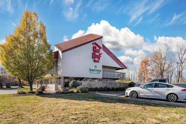 Photo 1 - Red Roof Inn Buffalo - Niagara Airport