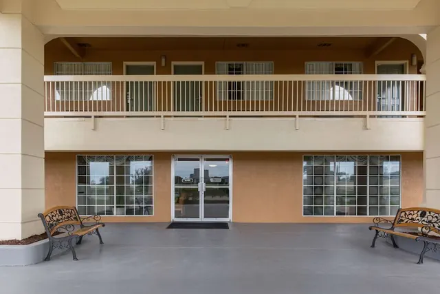 Photo 1 - Quality Inn Clute Freeport