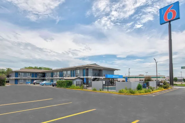 Photo 1 - Motel 6 Jonesboro, AR