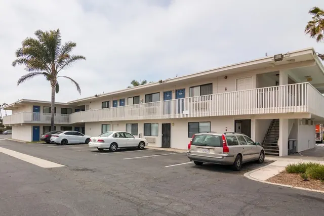 Photo 1 - Motel 6 Ventura, CA - Beach