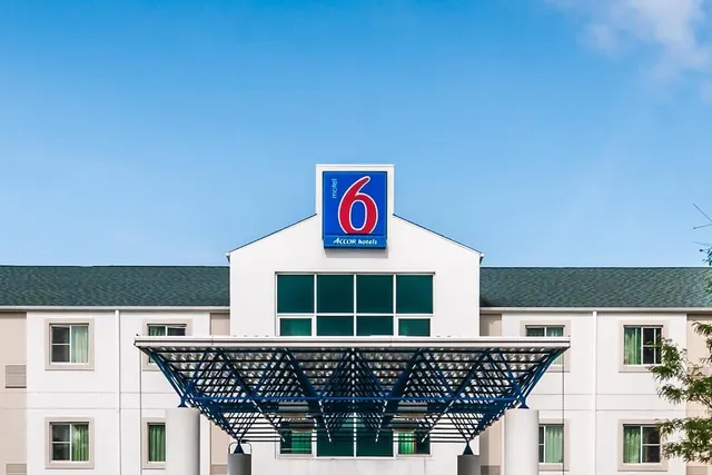 Photo 1 - Motel 6 Joliet, IL - Chicago - I-55