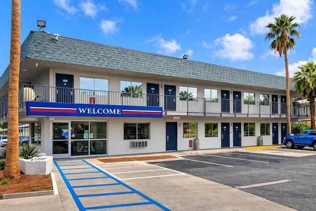 Photo 1 - Motel 6 Blythe, CA
