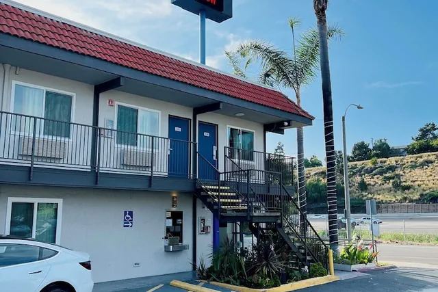 Photo 1 - Motel 6 La Mesa, CA - San Diego