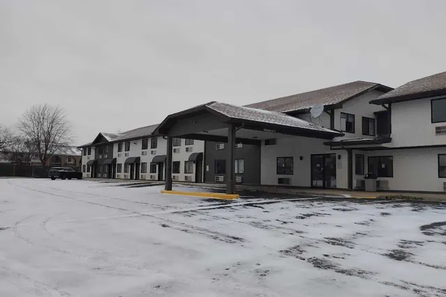 Photo 1 - Super 8 by Wyndham Morris