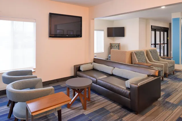 Photo 1 - Holiday Inn Express & Suites Sioux Falls At Empire Mall by IHG