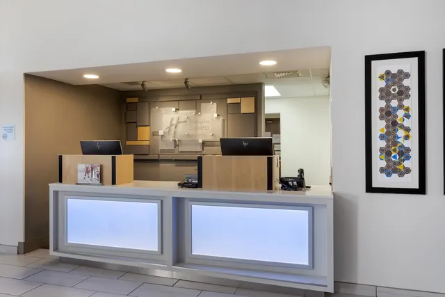 Photo 1 - Holiday Inn Express Hotel & Suites Harrison by IHG