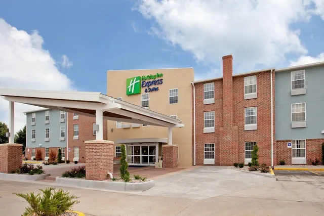Photo 1 - Holiday Inn Express & Suites North Kansas City by IHG