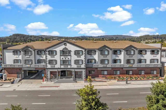 Photo 1 - Hotel Skye SFO