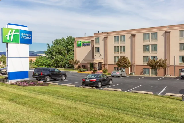 Photo 1 - Holiday Inn Express Harrisburg SW - Mechanicsburg by IHG