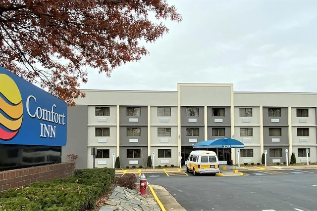 Photo 1 - Comfort Inn Herndon - Reston