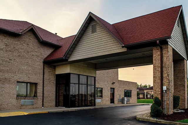 Photo 1 - Red Roof Inn & Suites Middletown - Franklin
