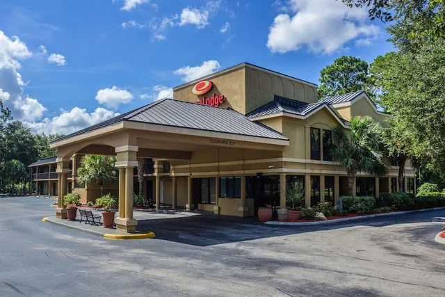 Photo 1 - Econo Lodge Palm Coast Central