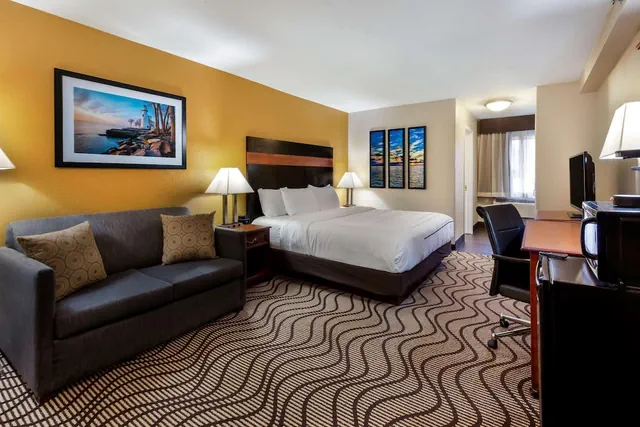 Photo 1 - La Quinta Inn by Wyndham Sandusky near Cedar Point