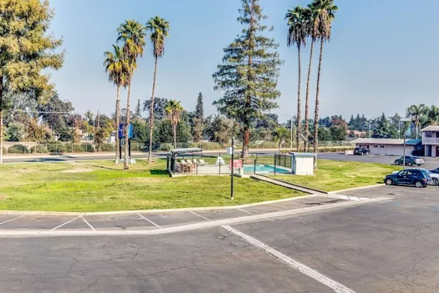 Photo 1 - Motel 6 Visalia, CA