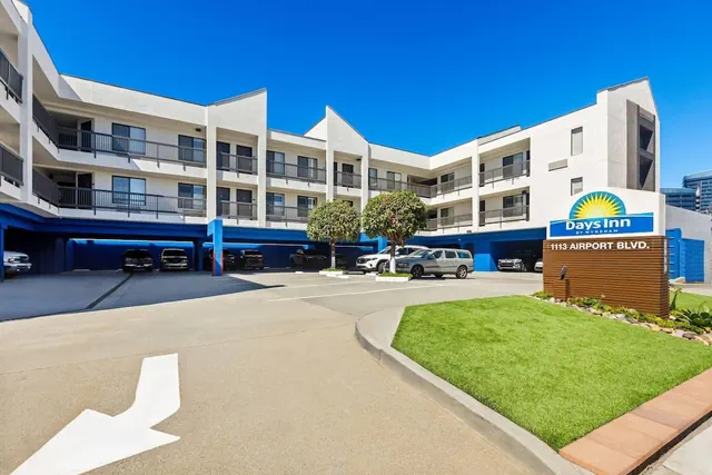 Photo 1 - Days Inn by Wyndham San Francisco S/Oyster Point Airport